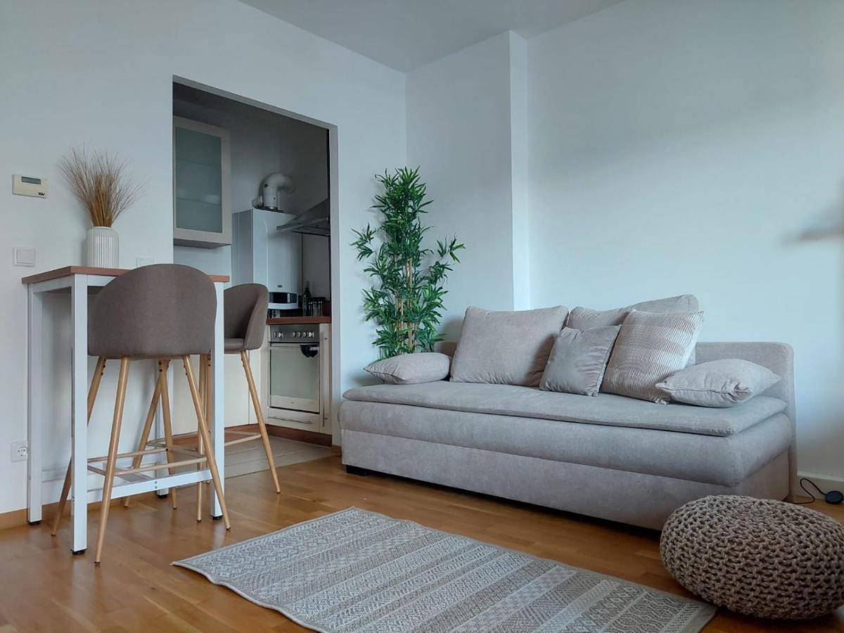Apartment Balcony Apartment, 5 Min Walk To First District *