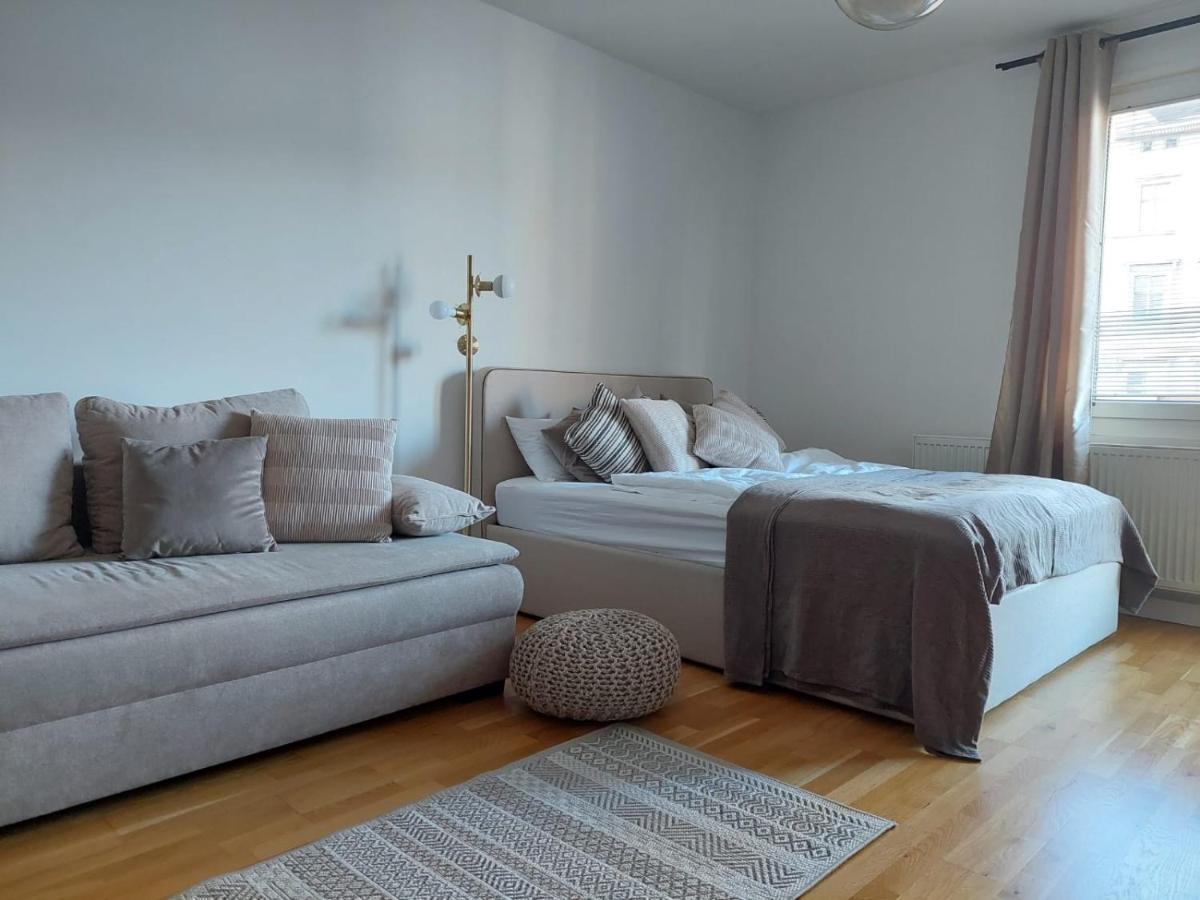 Balcony Apartment, 5 Min Walk To First District *