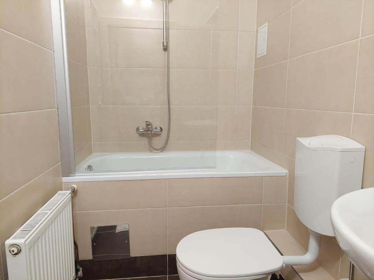 Balcony Apartment, 5 Min Walk To First District * Vienna
